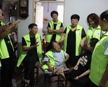 锦州市瓷娃娃协会为“瓷娃娃”送助学款