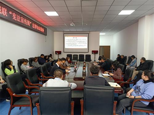 图为讲座现场 图为讲座现场