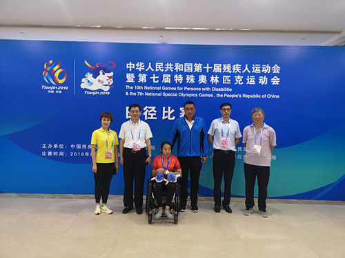 图为颁奖仪式现场 图为颁奖仪式现场