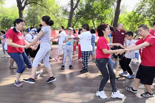 图为活动现场