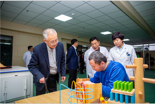 图为考察现场