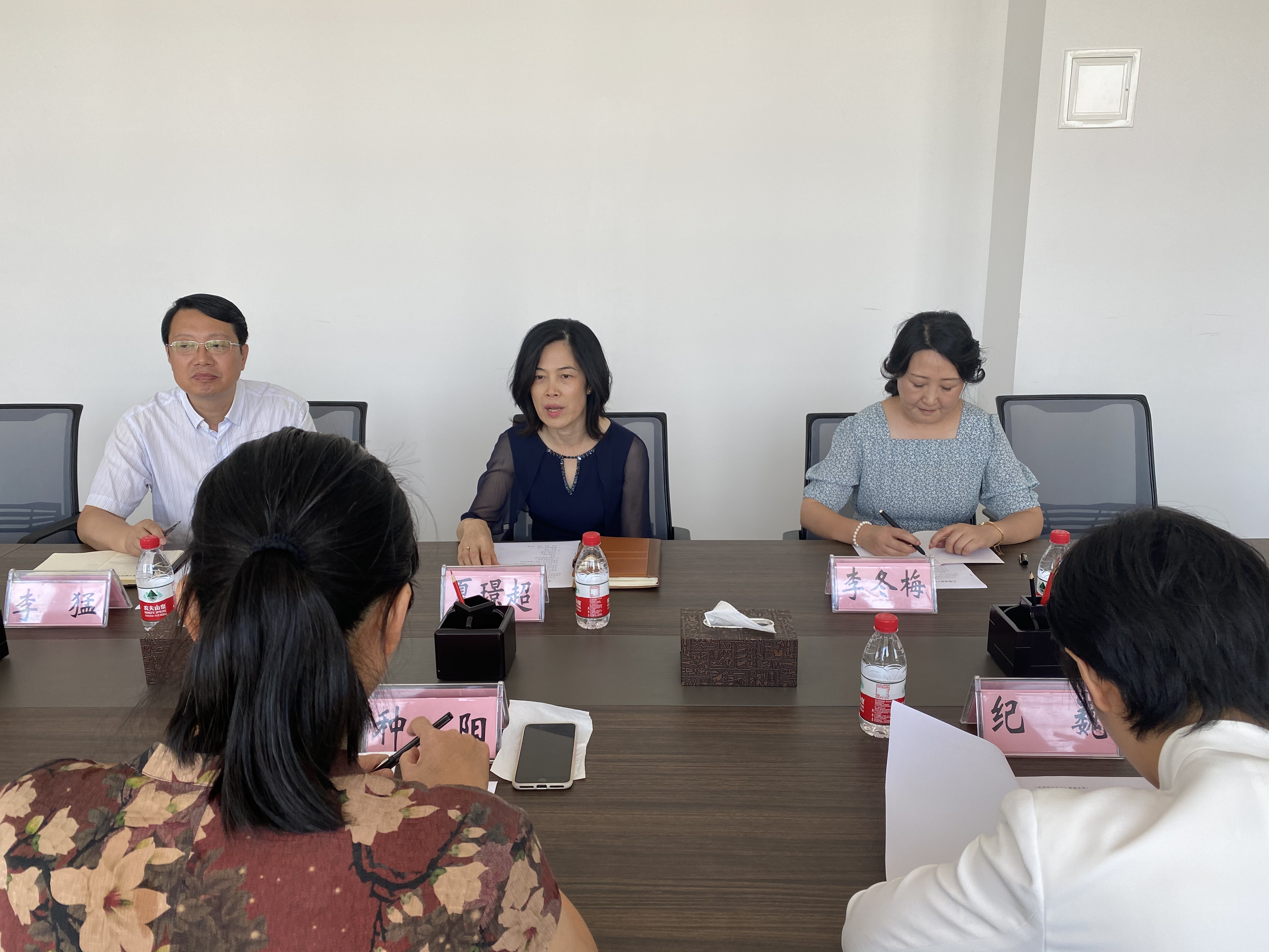 图为市残联理事长夏璟超讲话
