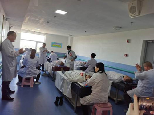 图为比赛现场