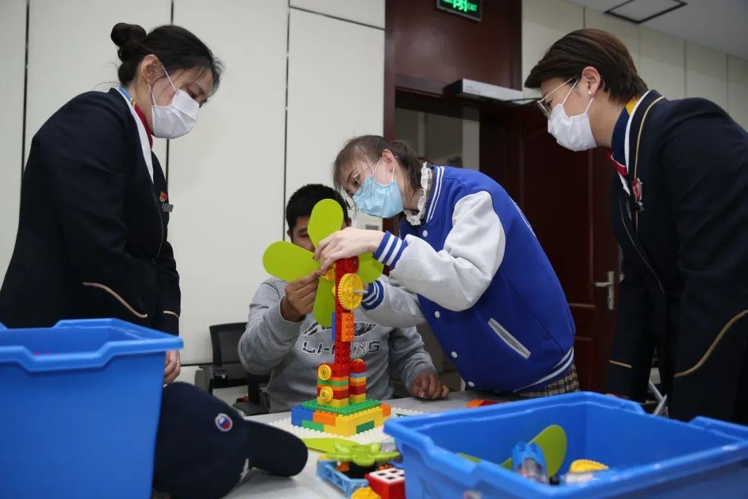 图为活动现场