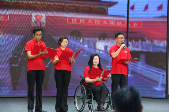 图为活动现场
