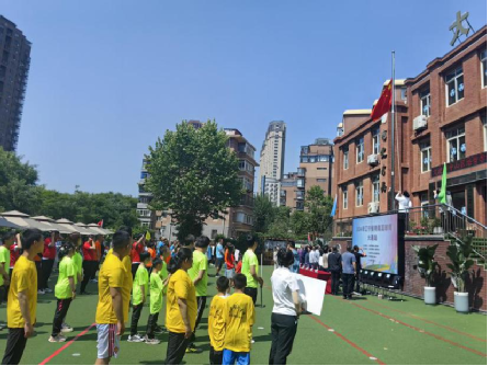 图为大连市特奥足球周活动现场