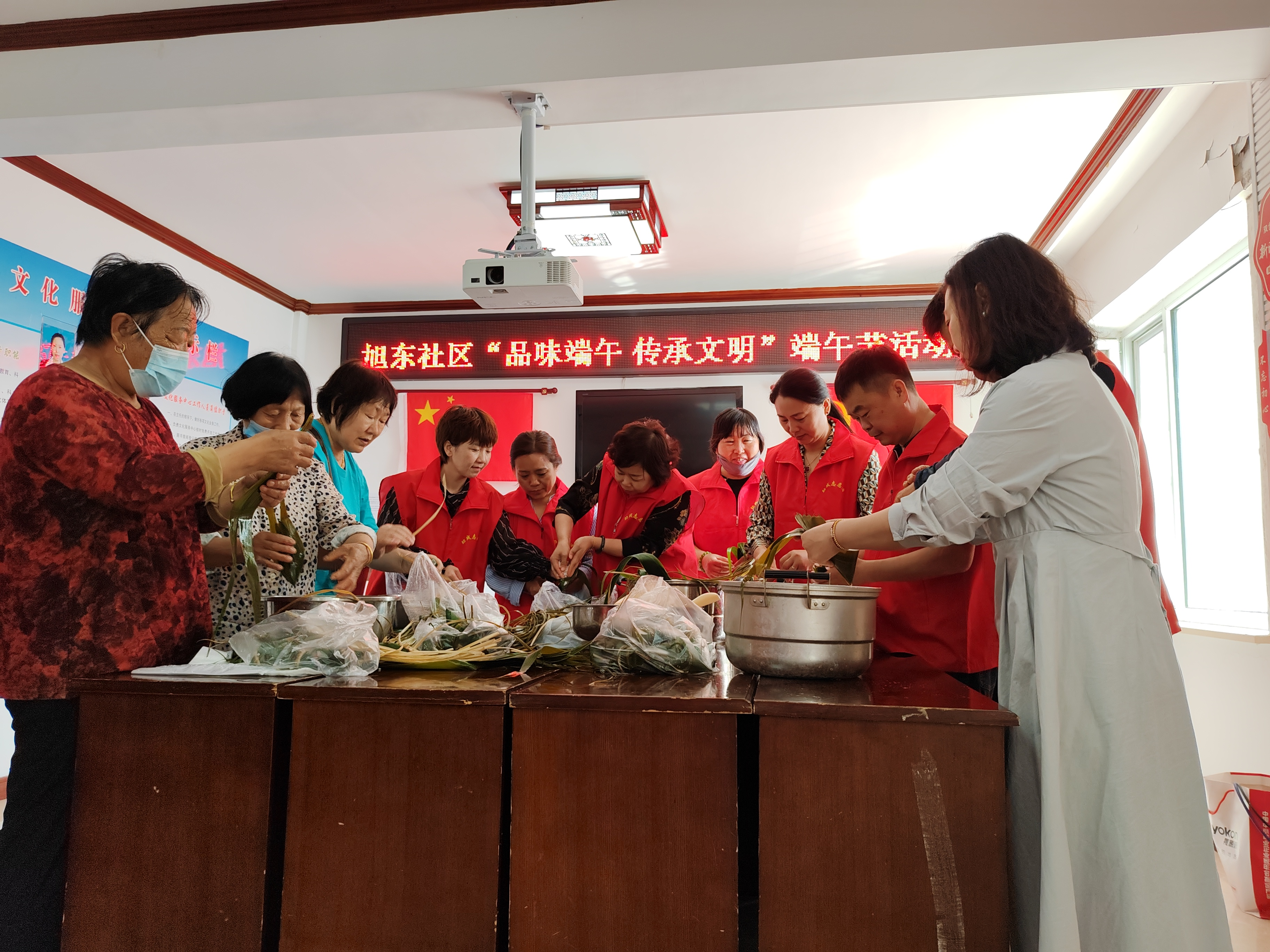 图为活动现场