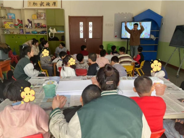 图为活动现场